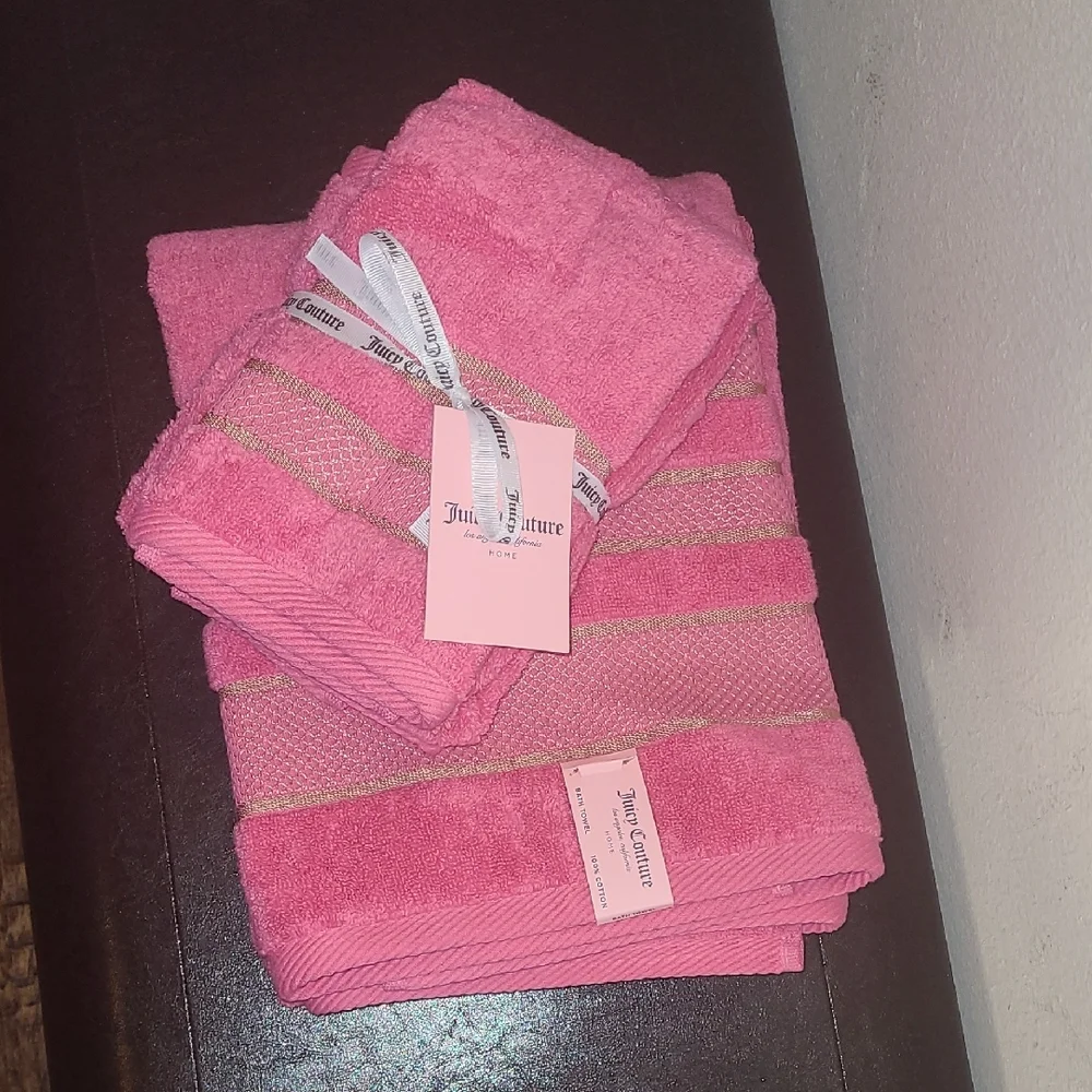💕NWT 3pc Juicy Couture Pink Towel Set